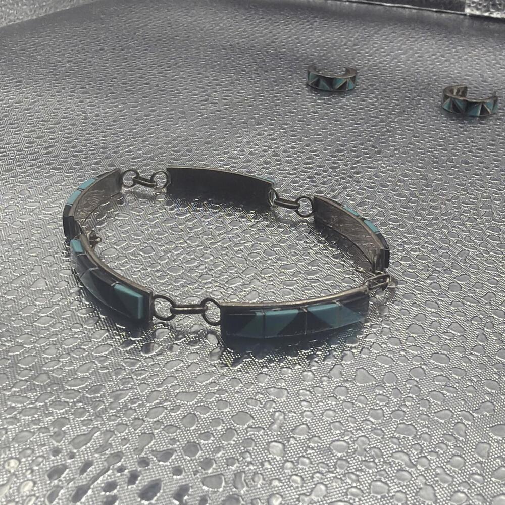 Vintage Native American Turquoise Bracelet & Earrings Set - Picture 3 of 11